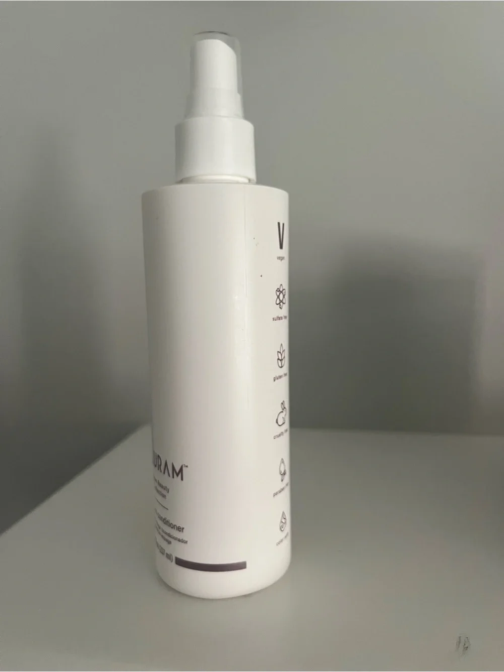 Aluram leave conditioner